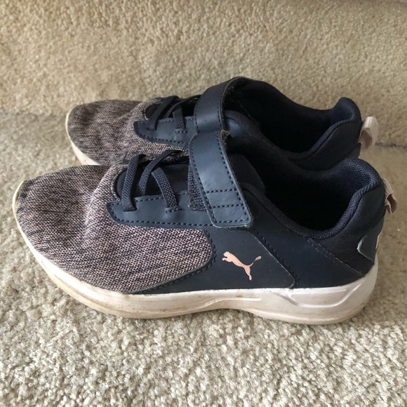 Girl Puma Sneakers - Picture 1 of 6